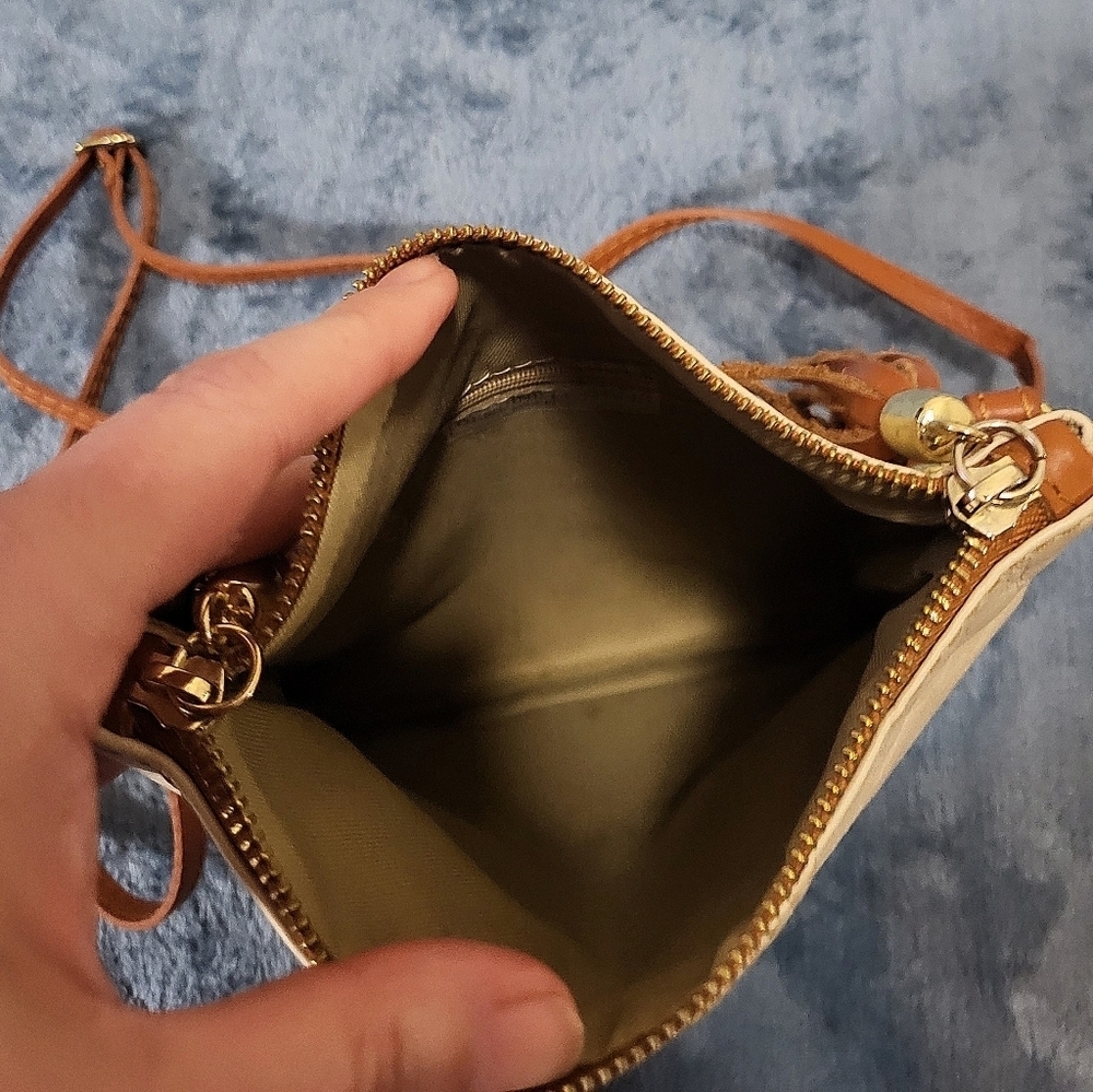 Vera Pelle Elegant Cream and Tan Crossbody Bag - Picture 4 of 11